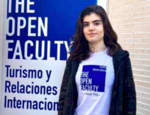 Blanca Egea alumna de Grado en Relaciones Internacionales de la Universidad de Murcia
